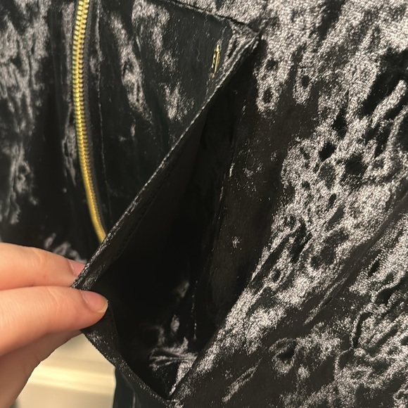 NWOT Fabletics Black Crushed Velvet Zip Up - Picture 4 of 11